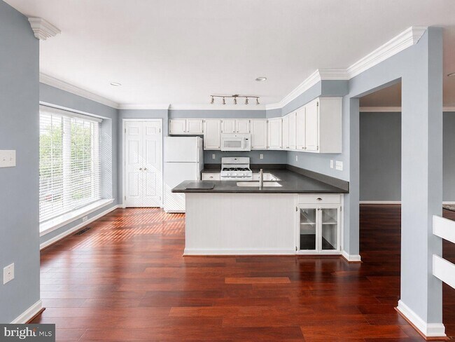 Building Photo - 84 Andover Ct
