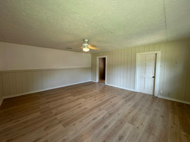 Building Photo - 209 W Lisa Dr