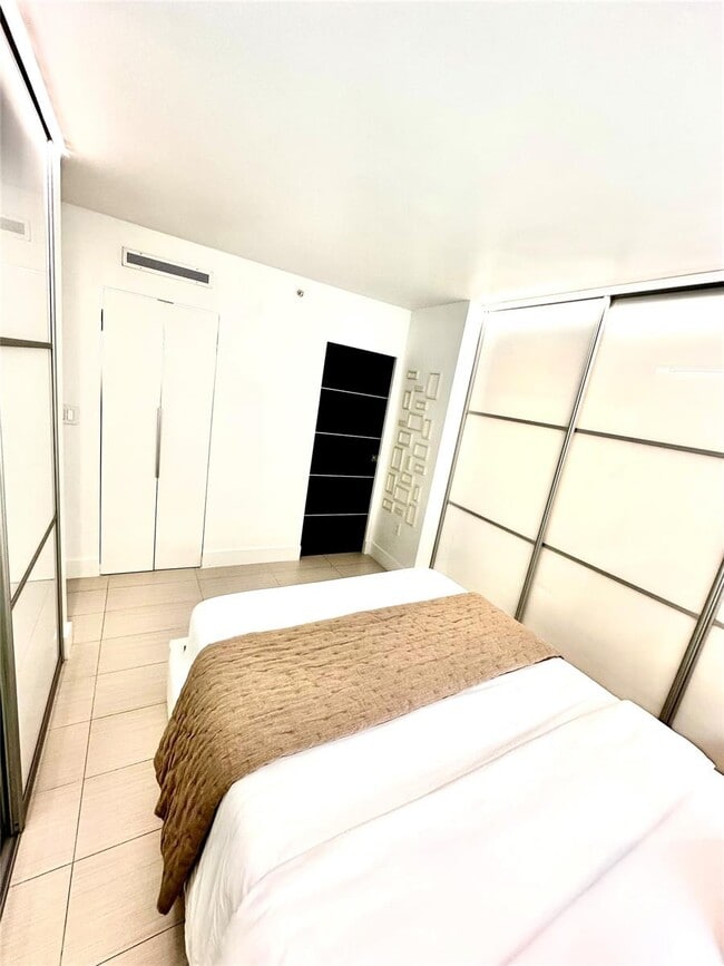 Building Photo - 630 85th St