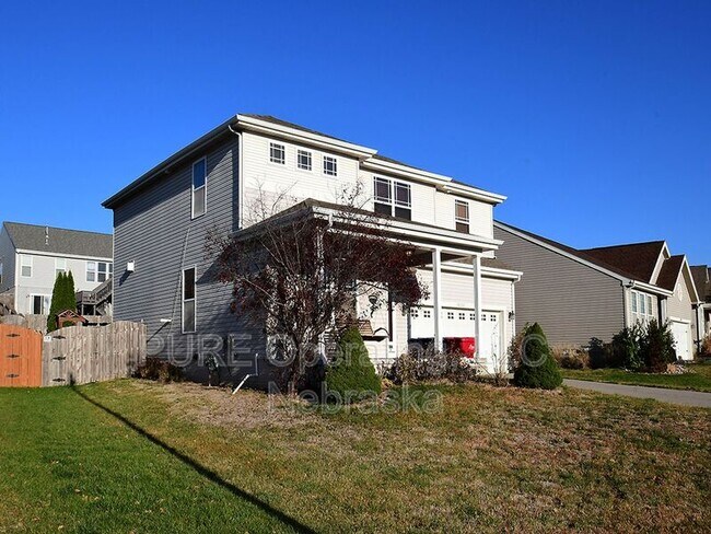 Building Photo - 16258 Loop St
