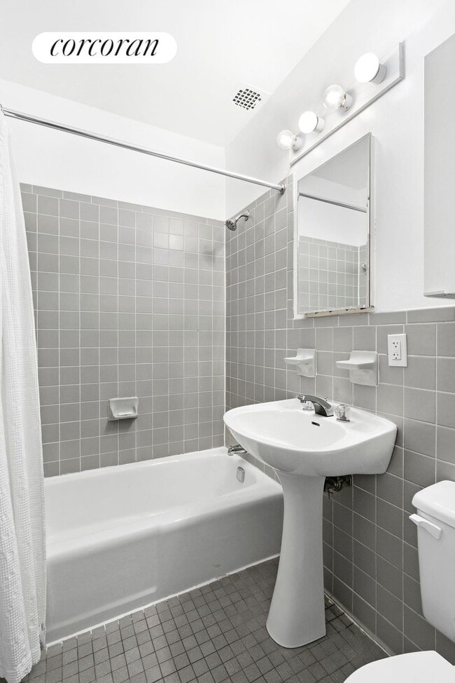 Building Photo - 44 Butler Pl