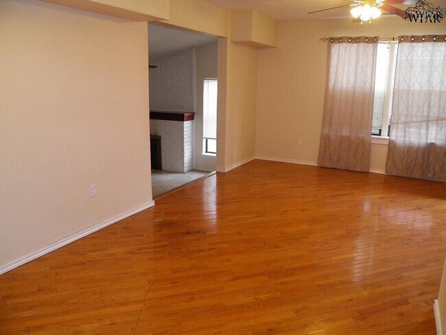 Building Photo - 4330 Cunningham Dr