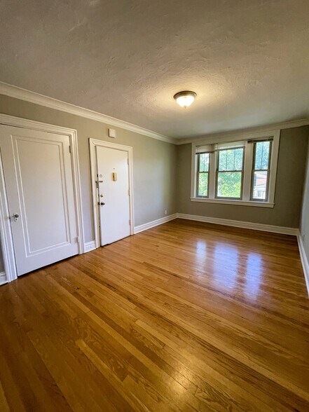 Building Photo - 7203 Dartmouth Ave