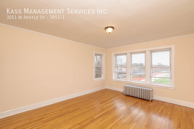 Building Photo - 3051 W Argyle St