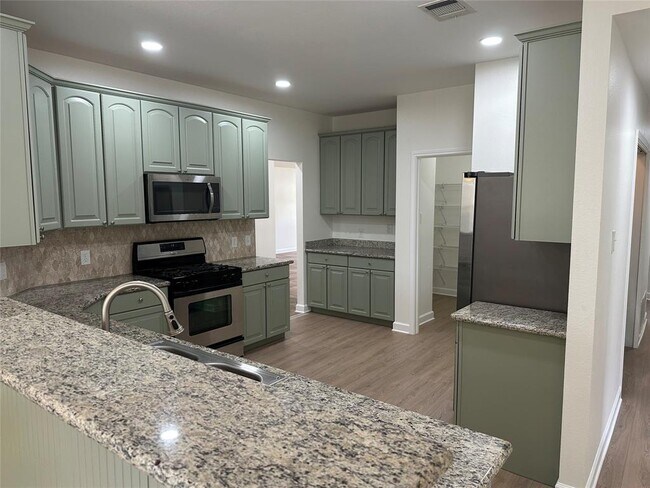 Building Photo - 3309 Blue Ridge Dr