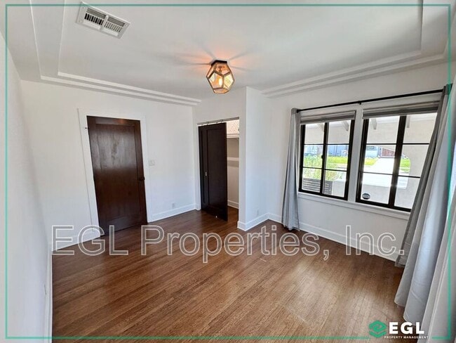 Building Photo - 3927 Degnan Blvd