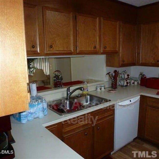 Building Photo - 124 Oak Hill Loop