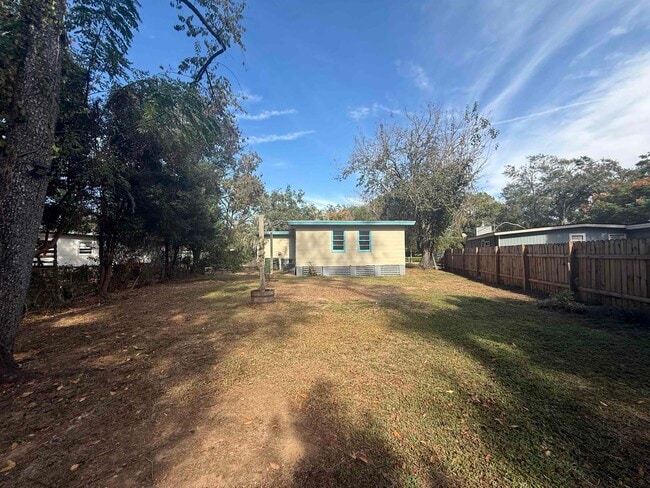 Building Photo - 1811 Tyndall Dr