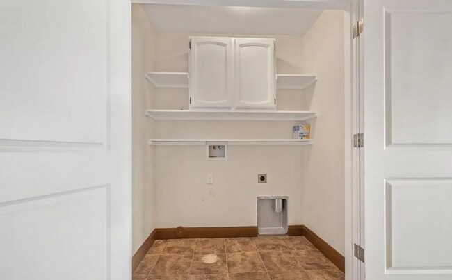 Building Photo - *$200 OFF FIRST MONTH RENT! | BEAUTIFUL 3 bed, 2 bath home in the desirable Summerfield Subdivision