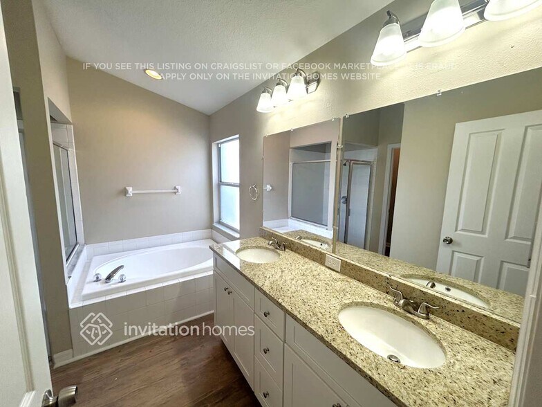 Building Photo - 4301 Brandon Ridge Dr