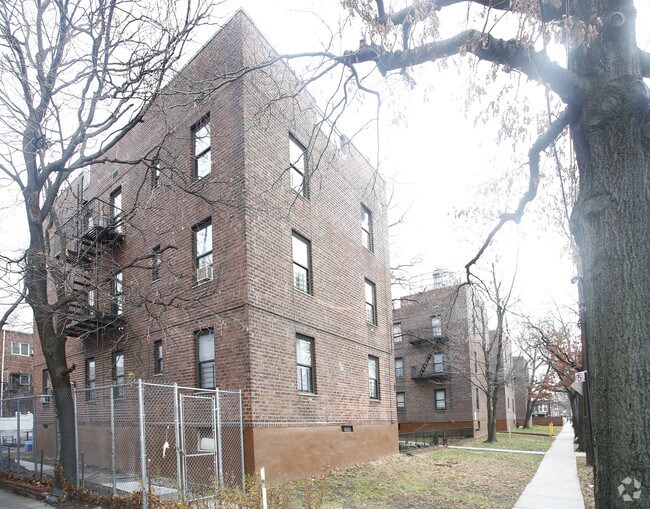 Building Photo - 105 E 86th St