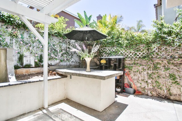 Building Photo - 5326 Charlotta Dr