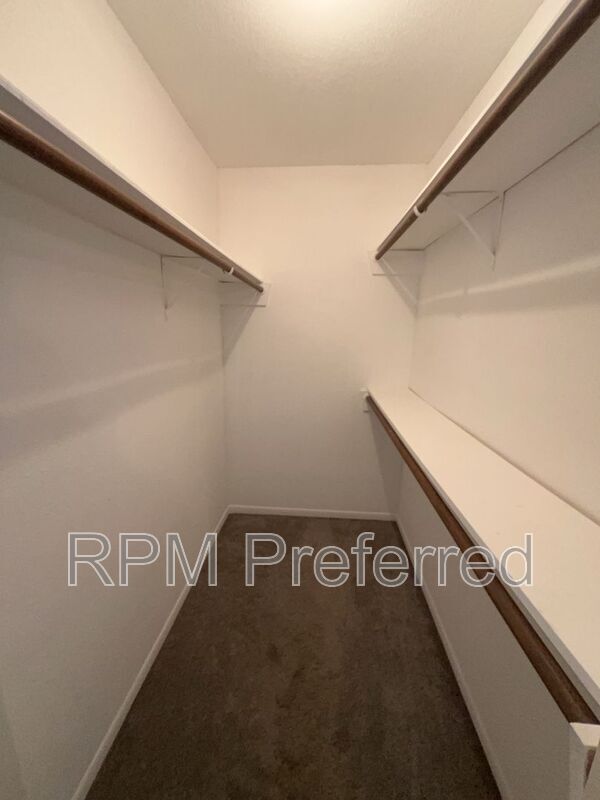 Building Photo - 10379 Briar Forest Dr