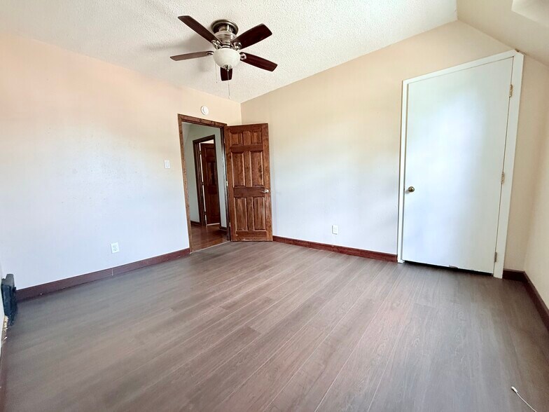 Bed #2 - 615 W 2nd St