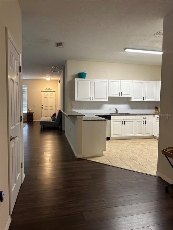 Building Photo - 3123 Sun Lake Ct