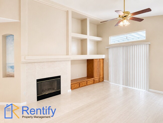 Building Photo - Charming Seven Oaks Home - 4Bed, 2Bath - Gardener Included!