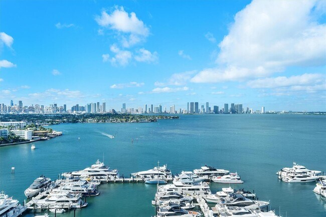 Building Photo - 1800 Sunset Harbour Dr