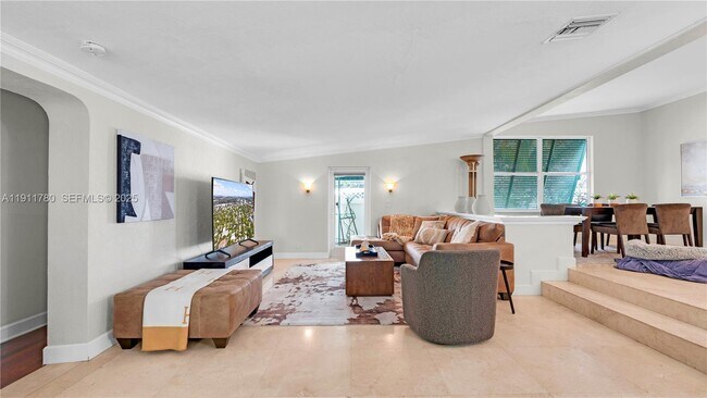 Building Photo - 623 NE 17th Way