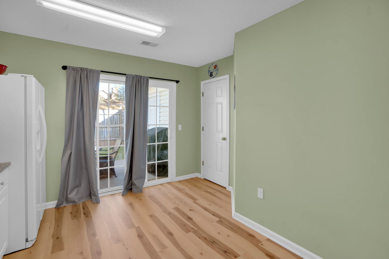 Building Photo - 129 Merowey Ct