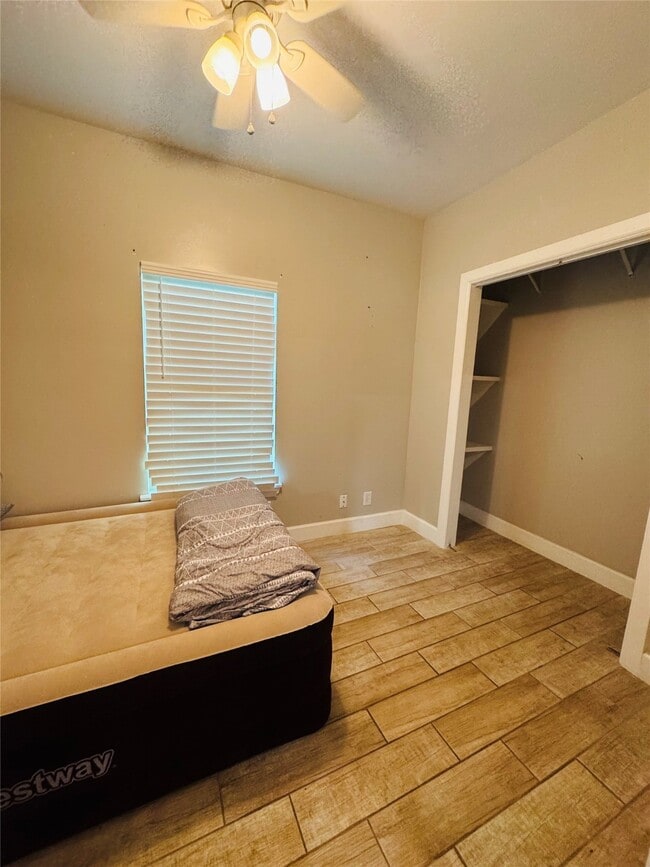 Building Photo - 13007 Shady Ln