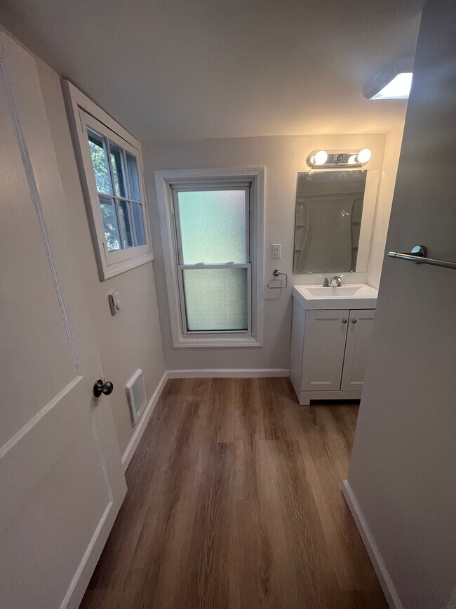 Building Photo - 224 Stratford Road