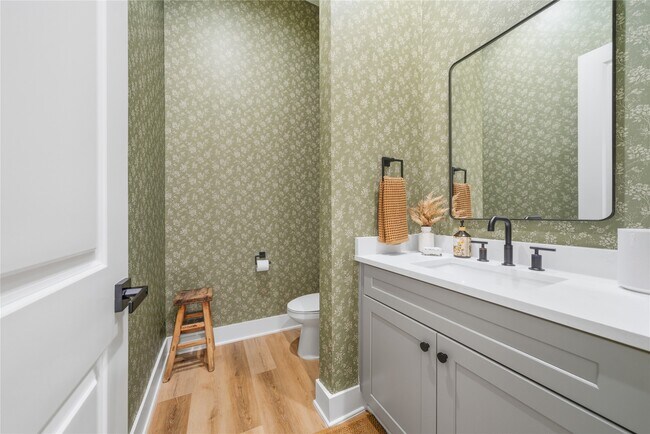 Building Photo - 1307 E 27th St