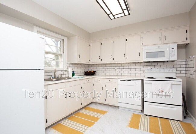 Building Photo - 4264 Yates Dr