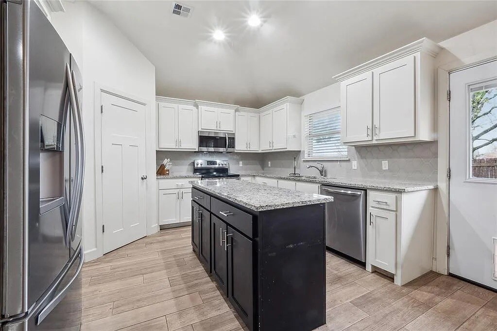 Kitchen - 14990 NE 2nd St