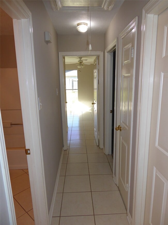 Building Photo - 6419 Diamond Rock Dr