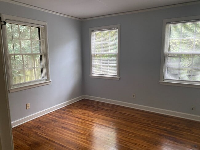 Building Photo - 2530 Girard St