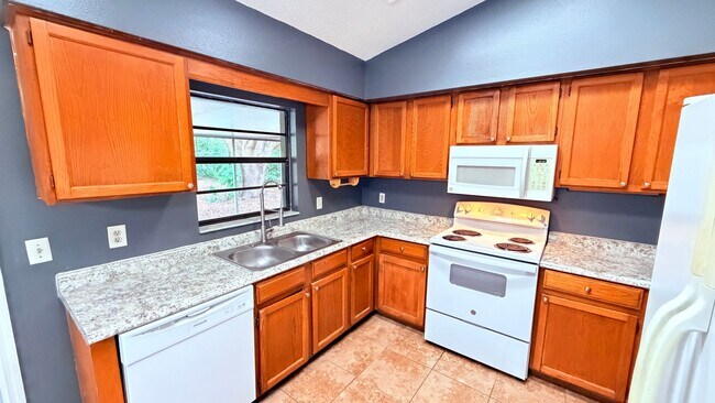 Building Photo - $500 OFF A MONTHS OF RENT IF YOU APPLY BEFORE MAY 12TH. Pet-Friendly 3BR Home with Spacious Yard ...