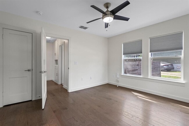 Building Photo - 2705 S 2nd St