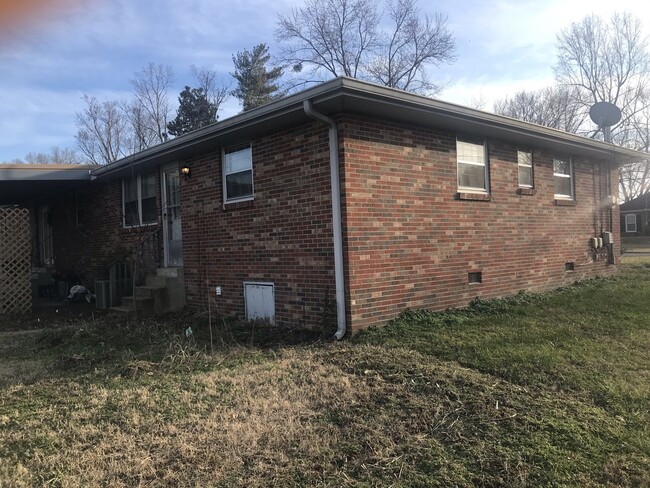 Building Photo - 730 Harpeth Pkwy W