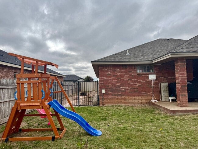 Building Photo - 3313 Northglen Dr