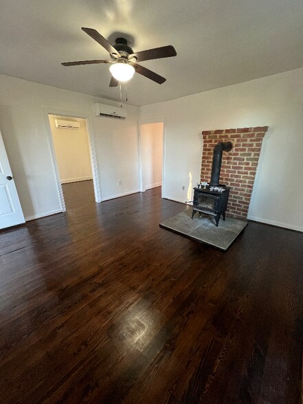 Building Photo - 268 E Green Springs Rd