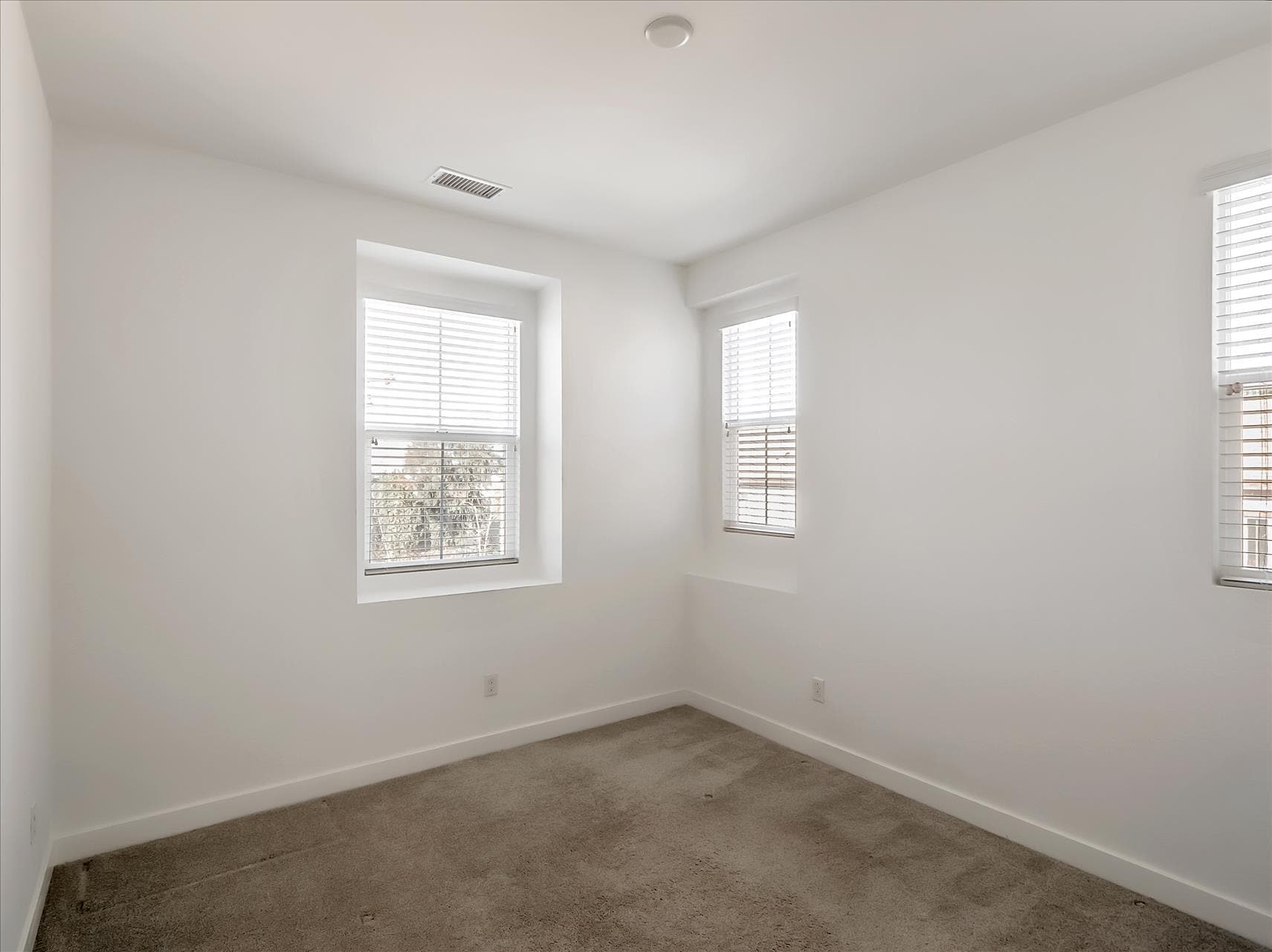 Building Photo - 1452 N Harbor Blvd