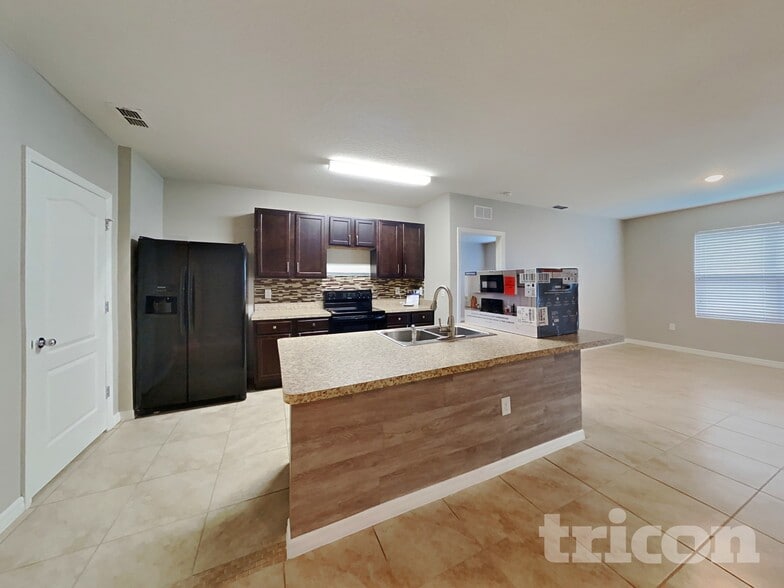 Building Photo - 530 Squires Grove Dr