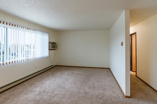 Grand Forks, ND Southview III Apartments |Living - Southview III