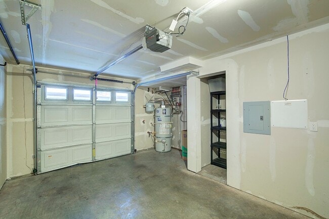 Building Photo - 2Bd/2.5Ba Seattle Townhouse