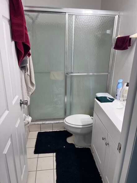 Building Photo - 213 Buttonwood Cir