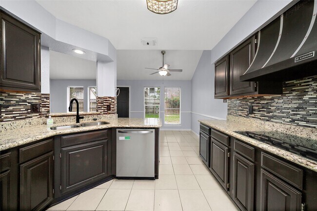 Building Photo - 21627 Park Brook Dr