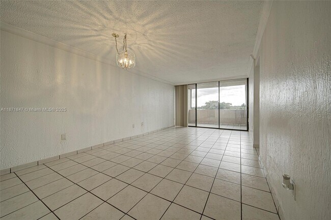 Building Photo - 10400 SW 108th Ave