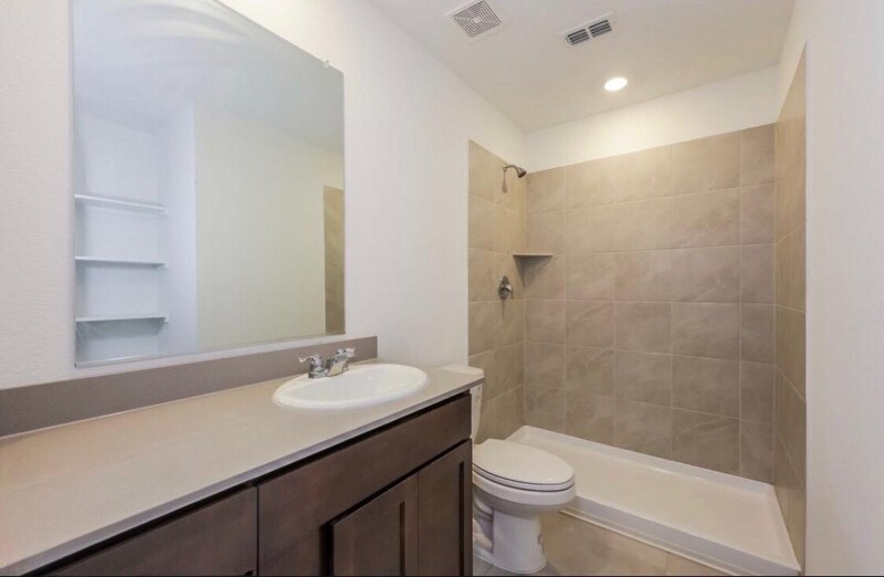 Building Photo - 1301 Clear Creek Dr