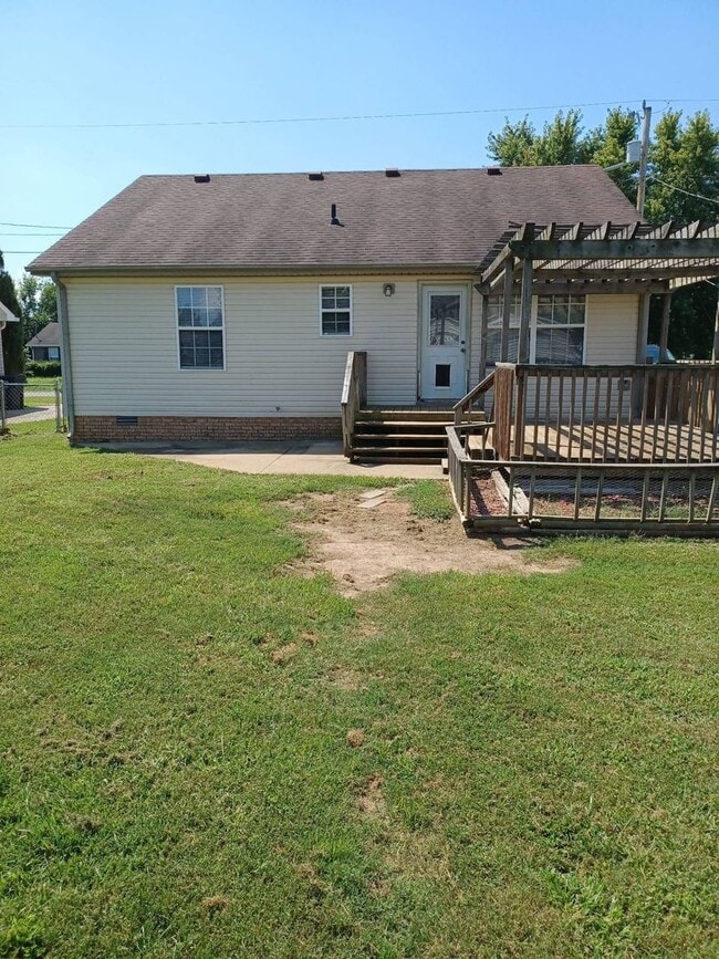 Building Photo - 3 Bedroom 2 Bathroom Home!!