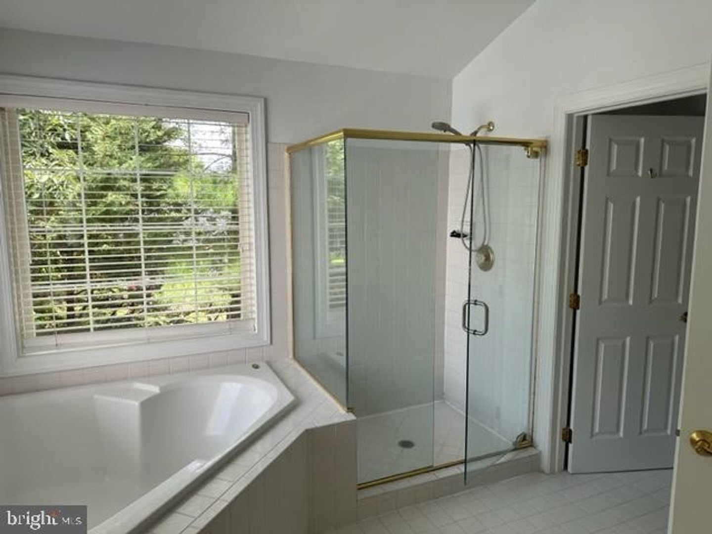 Building Photo - 3359 Roundtree Estates Ct