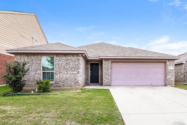 Building Photo - 7617 Hollow Forest Dr