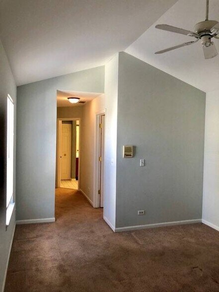 Building Photo - 725 Ripple Brook Ln