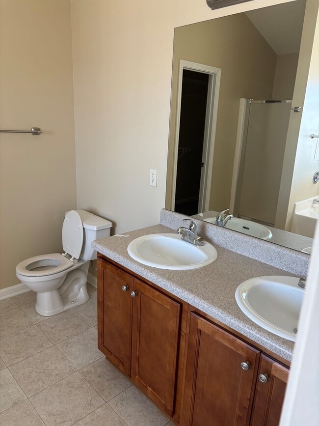 Building Photo - 121 Faybrook Dr