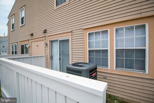 Building Photo - 11400 Appledowre Way