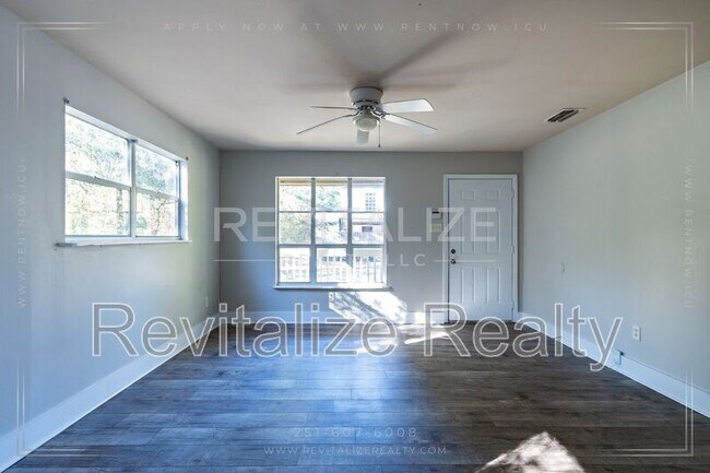 Building Photo - 1746 Cody Rd N